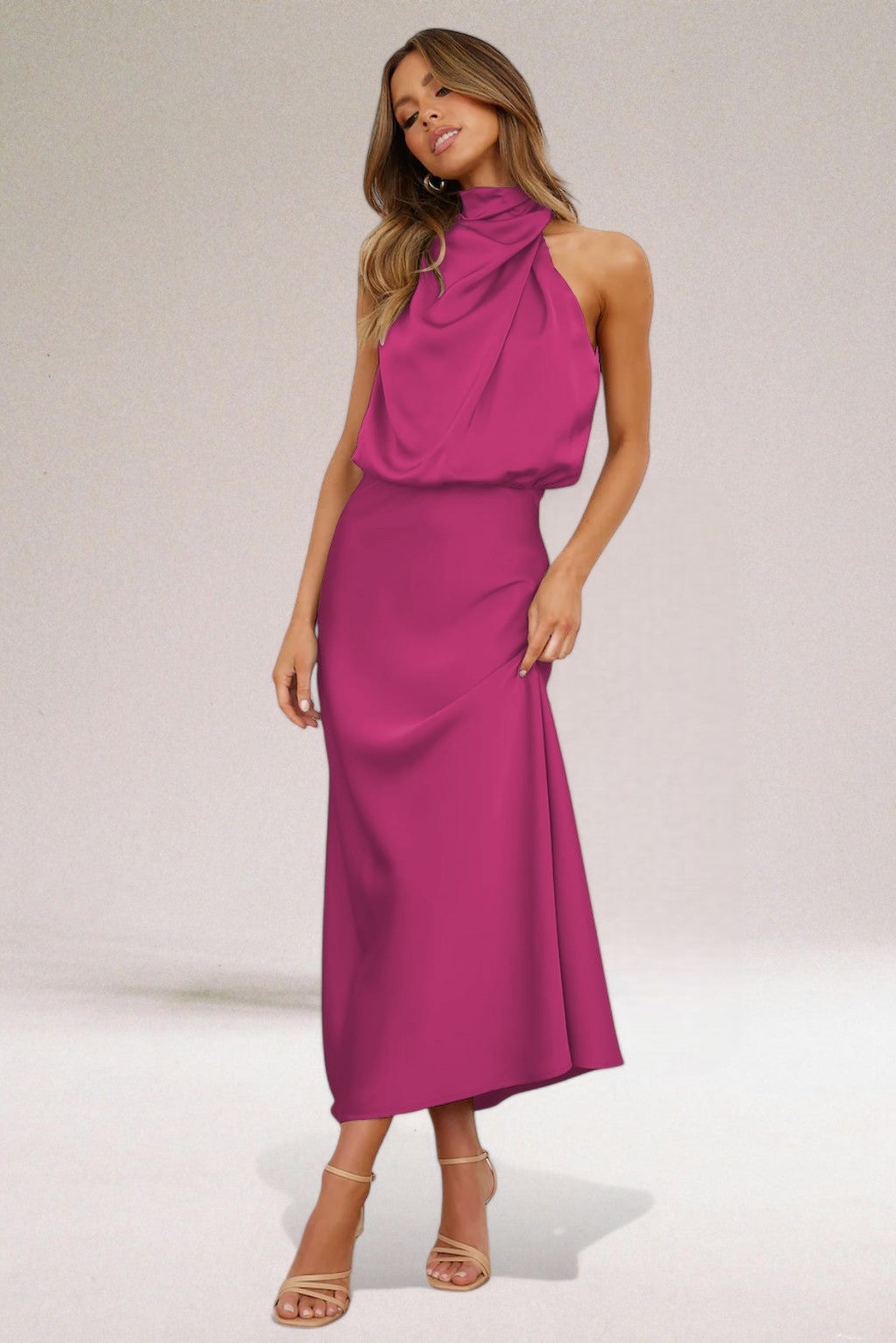 Linnea™ | Glamorös satinklänning med halterneck
